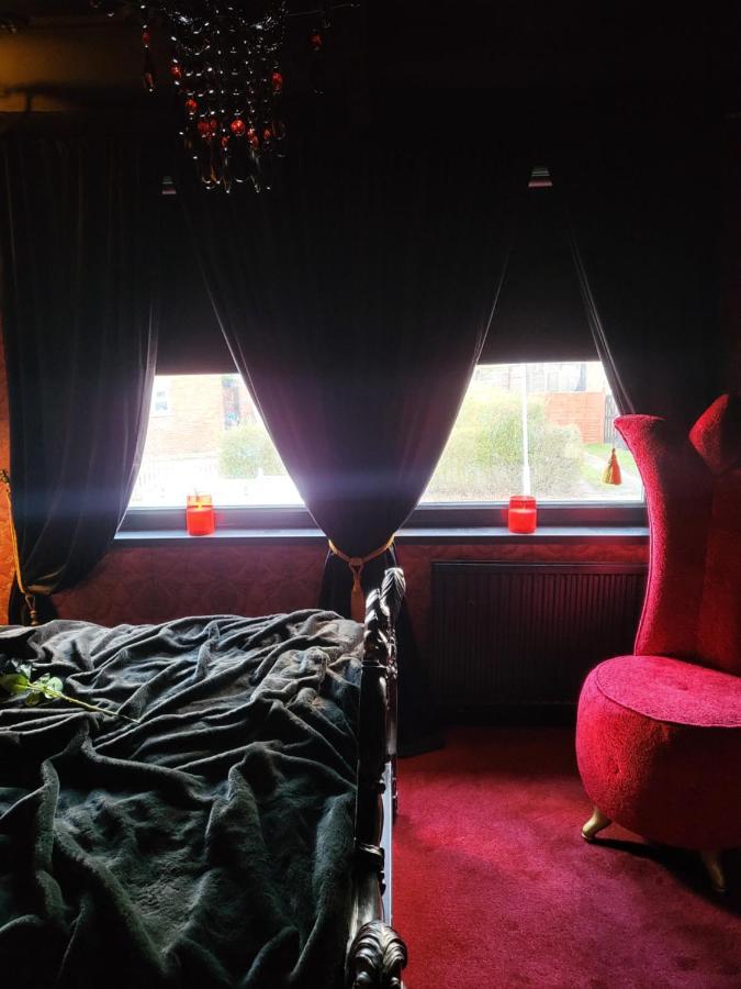 Wednesday'S Family Rooms York Exterior foto